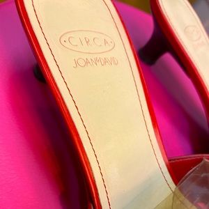 👠Gently used kitten heels, size 10. Large buckle embellishment.🌹